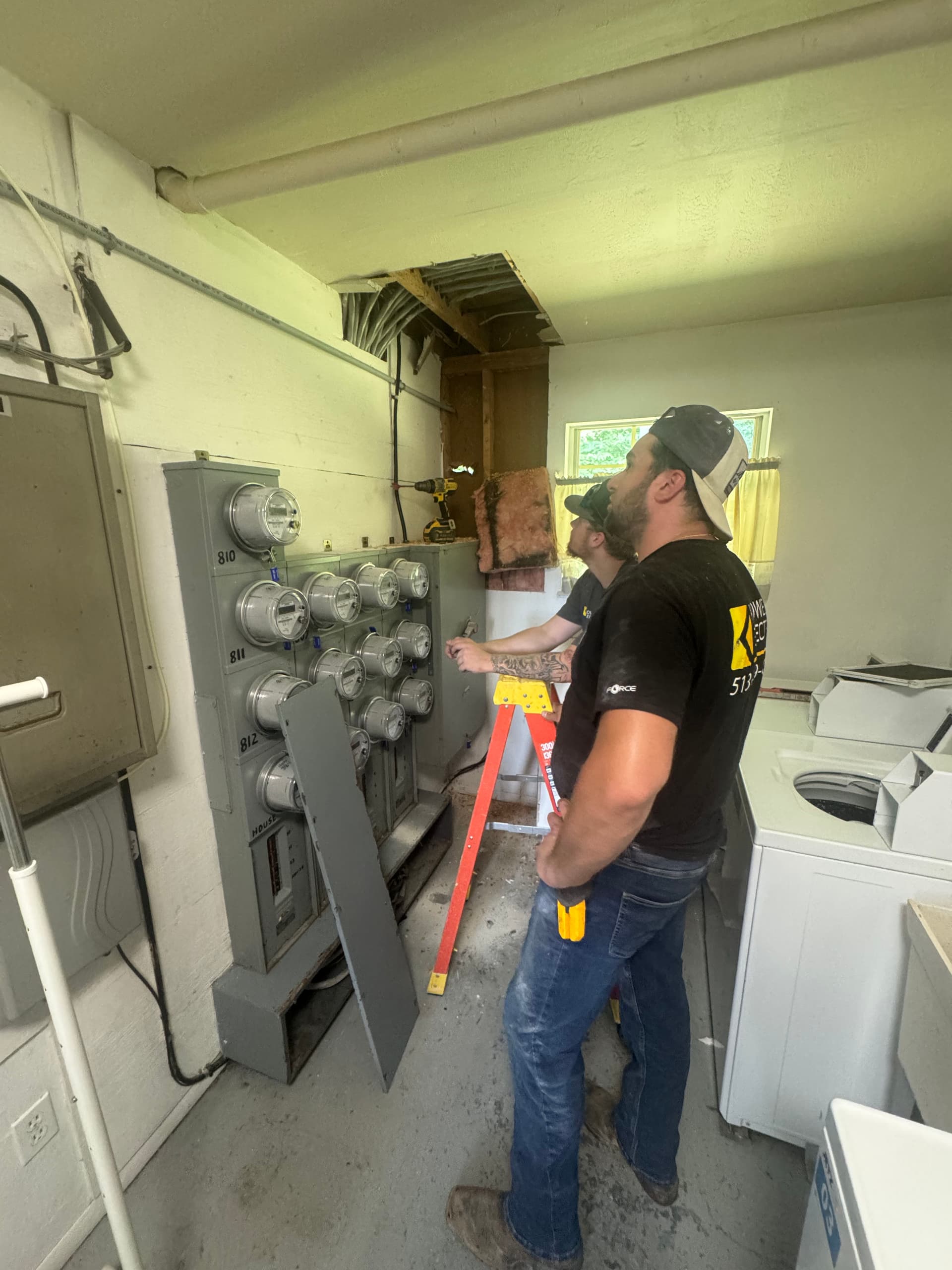 600 Amp Federal Pacific Disconnect Removed at 12-Unit Apartment Building image