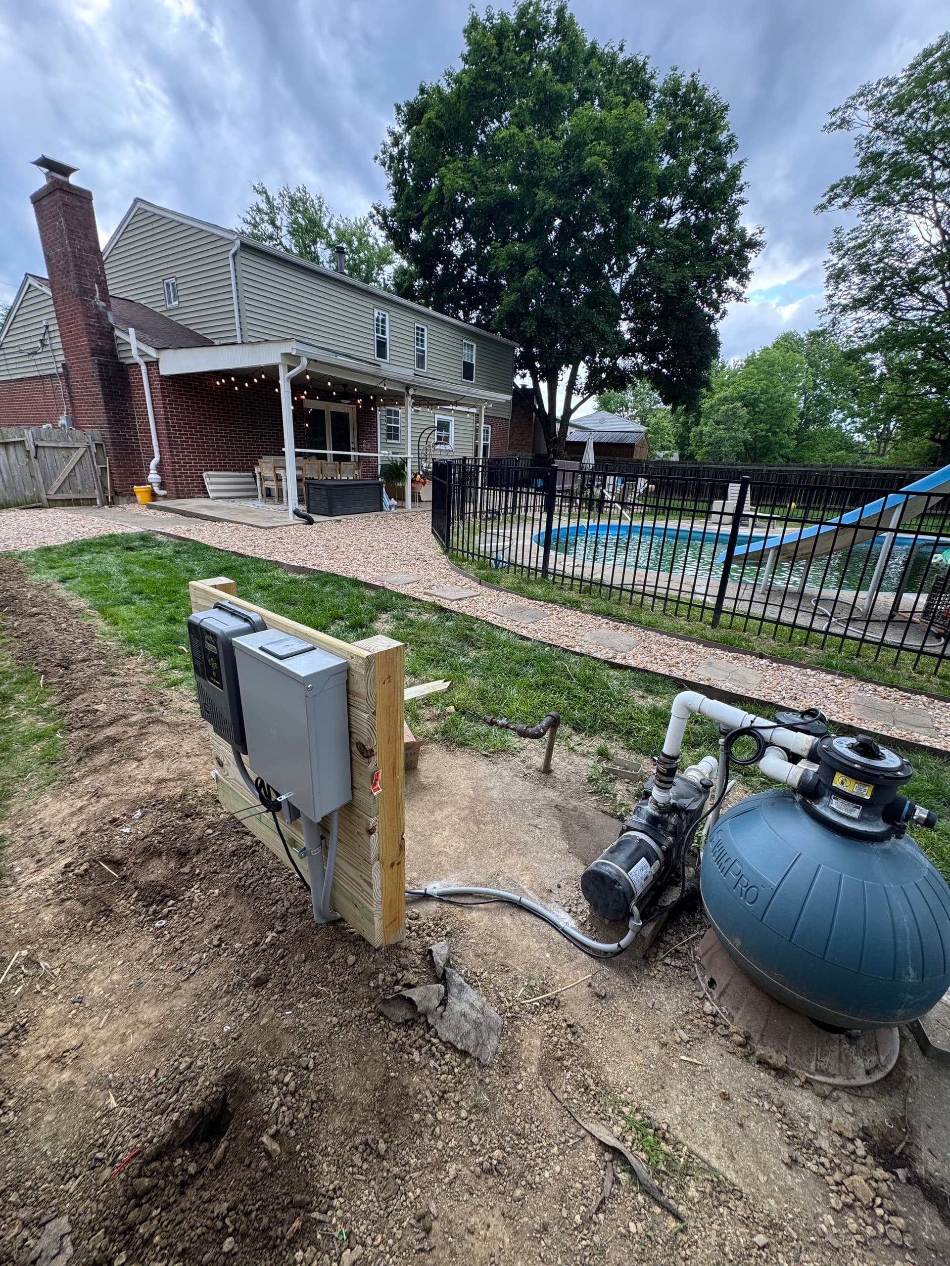 Gallery photos for 200 Amp Service Upgrade with Pool Sub Panel and Excavation: Image #1