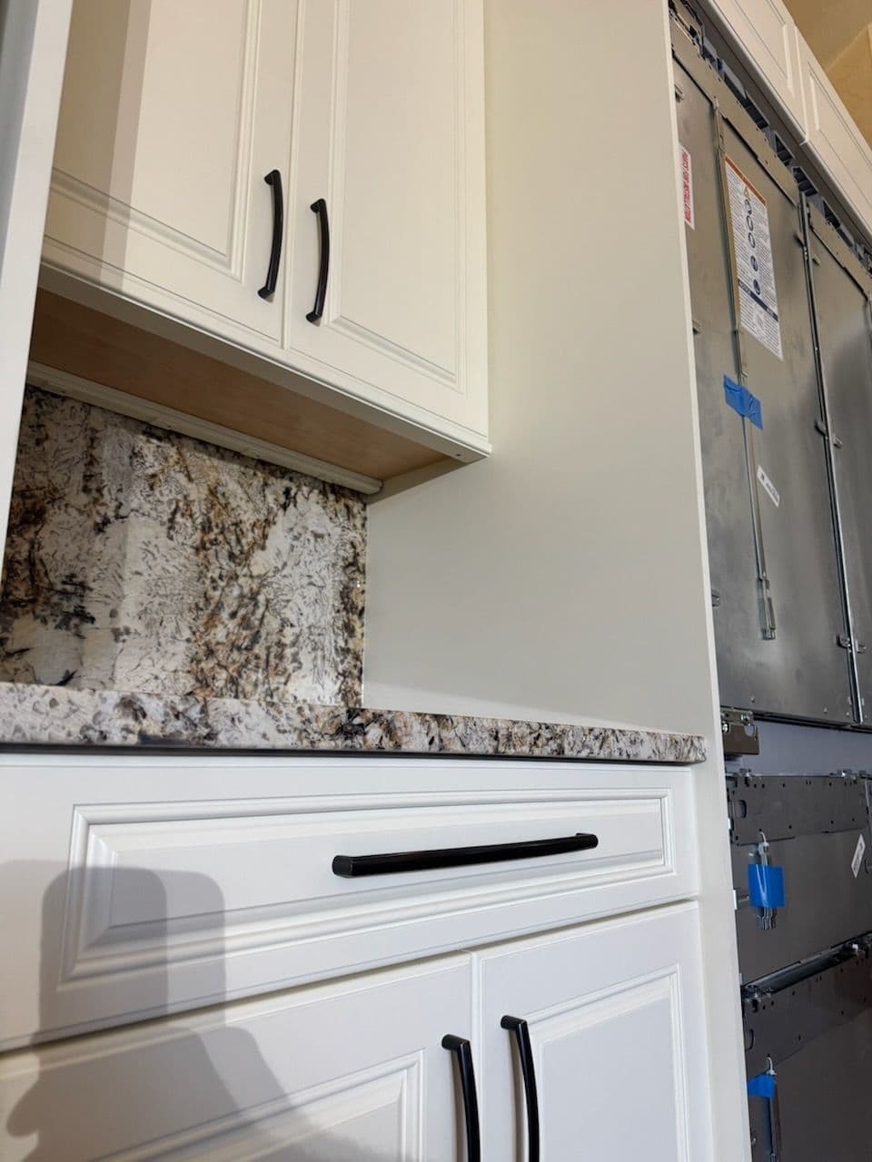Gallery photos for Enhancing Kitchen Functionality with Plug-Molding Outlets in Kettering: Image #1