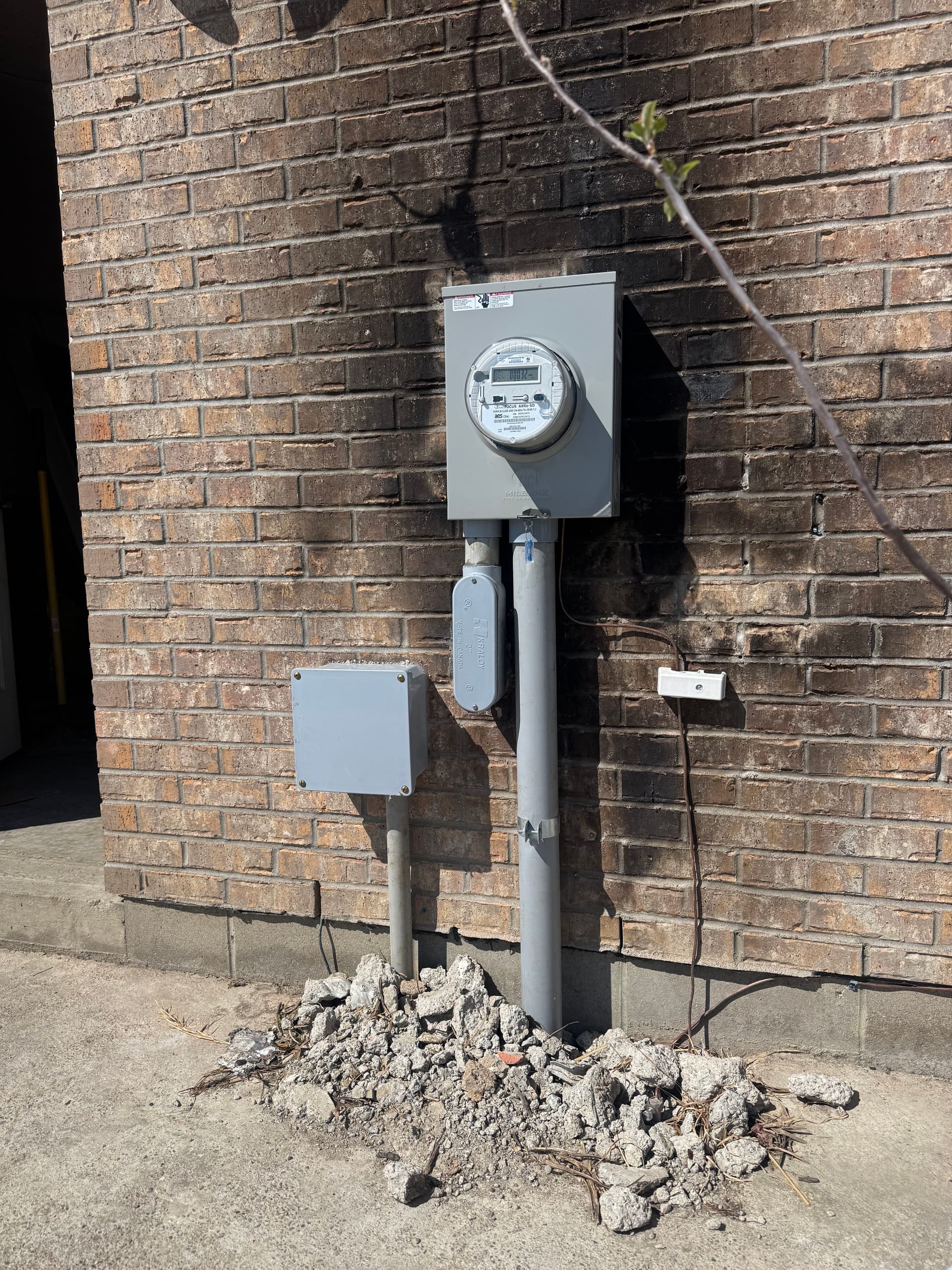 Gallery photos for Fire-Damaged Electric Meter Replaced and Back Online: Image #3